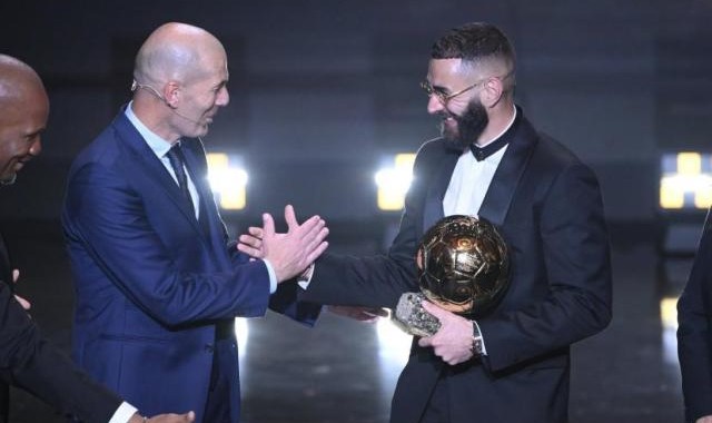 开云官网-齐祖亲诉贺喜本泽马：“若为队友我会助他进很多球”