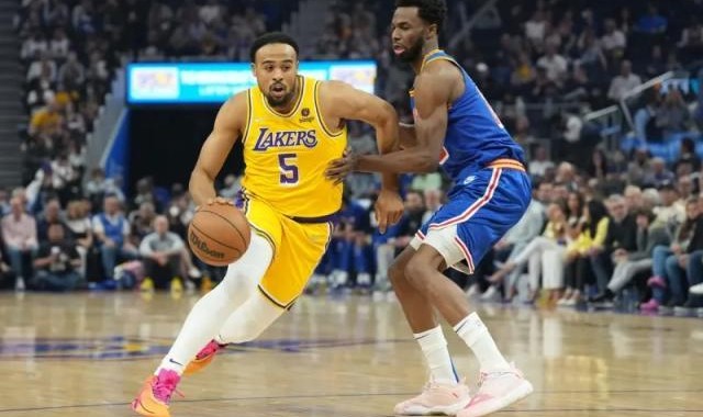 开云-40分！沃格尔：塔克是我们的基石 没有韦少他就能行